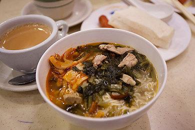 《宝可梦Go》在新宿投放新3D广告 大量猫咪宝可梦出镜